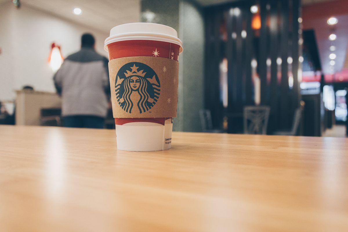 Café responsable des taches dentaires