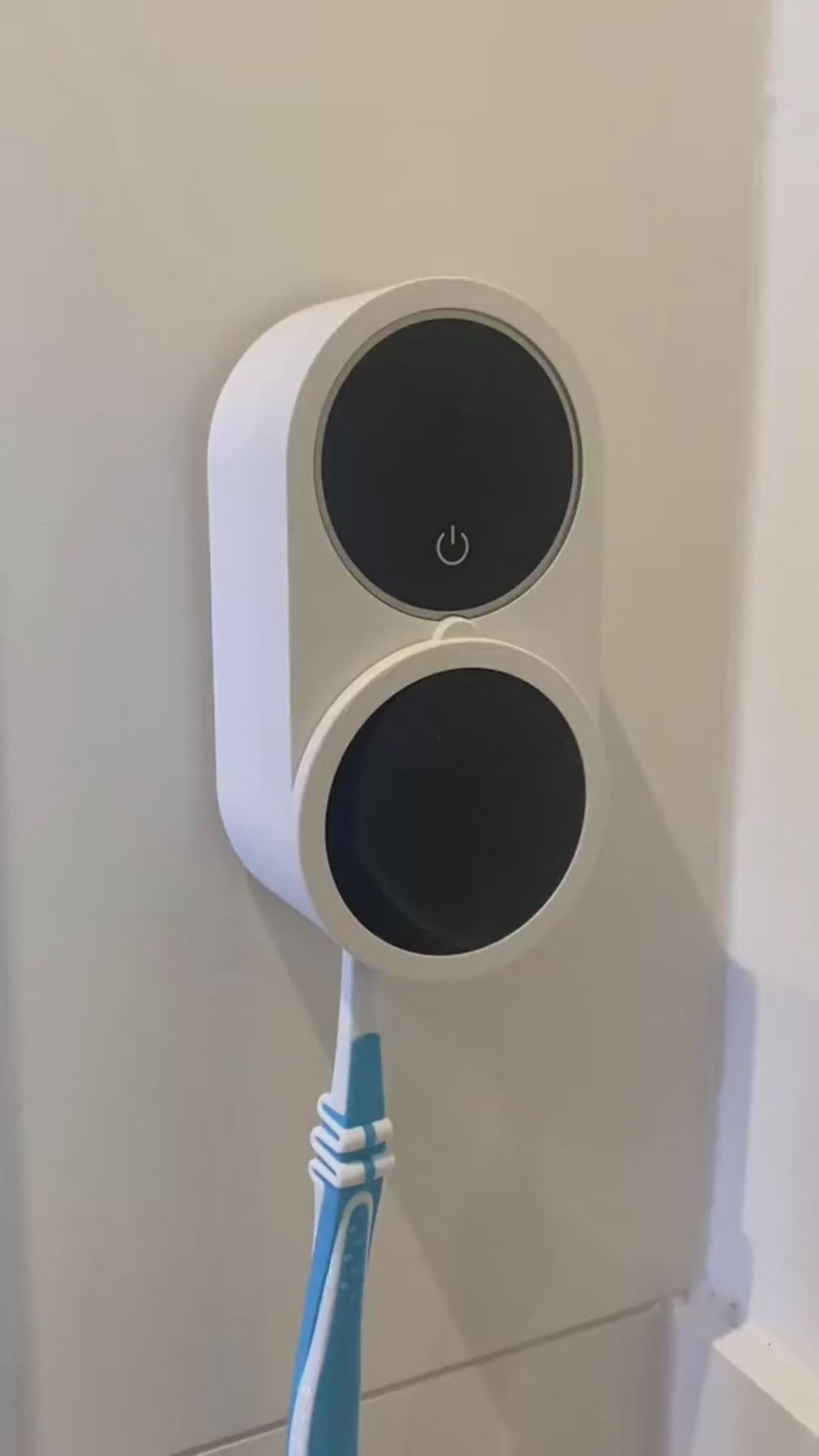 vidéo de présentation du porte brosse a dent a lumière UV